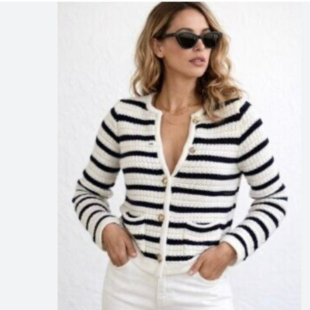 House of Harlow 1960 Navy and Ivory Sweater Size S/P